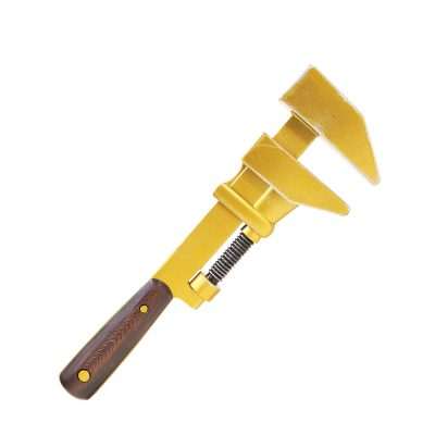 Golden Wrench - Team Fortress 2 Cosplay Greencade