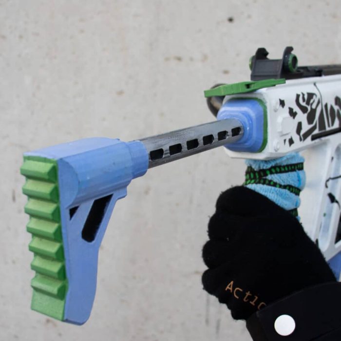 R99 Outlands Avalanche replica from Apex Legends