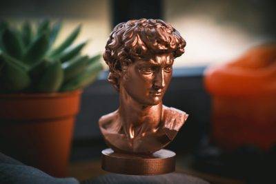 Levitating Bust of David - Greencade