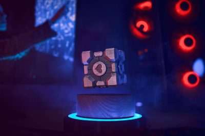Levitating Cube - Greencade