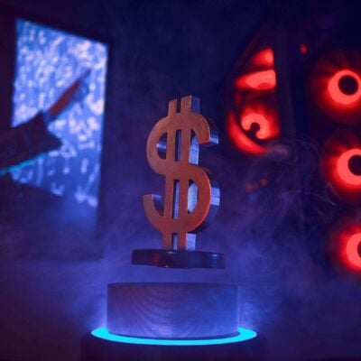 Levitating Dollar - Greencade