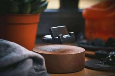 Levitating Card Holder - Greencade