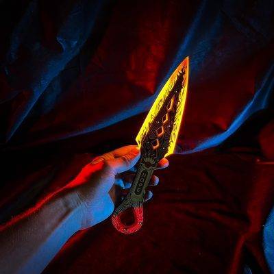 Bangalore Heirloom Knife with LED lights – Apex Legends - Greencade