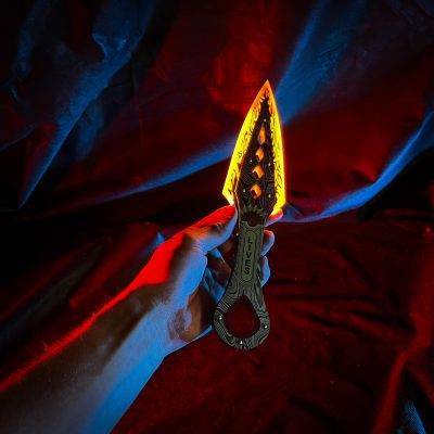 Bangalore Heirloom Knife with LED lights – Apex Legends - Greencade