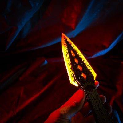 Bangalore Heirloom Knife with LED lights – Apex Legends - Greencade