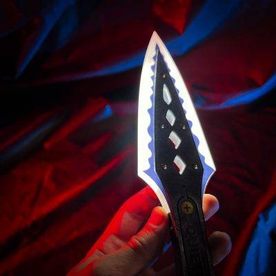 Bangalore Heirloom Knife with LED lights – Apex Legends - Greencade