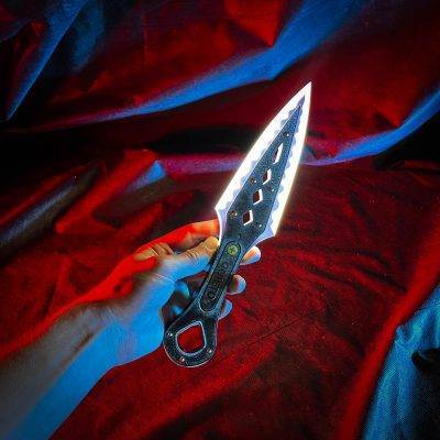 Bangalore Heirloom Knife with LED lights – Apex Legends - Greencade