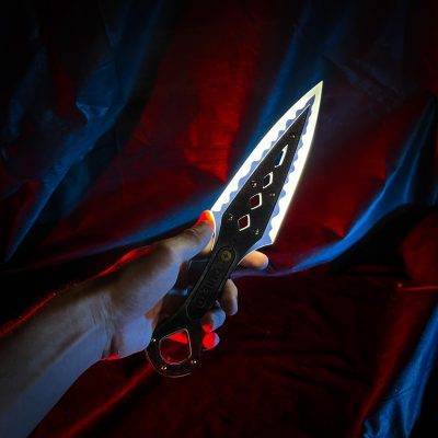 Bangalore Heirloom Knife with LED lights – Apex Legends - Greencade