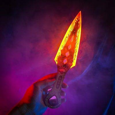 Bangalore Heirloom Knife with LED lights – Apex Legends - Greencade