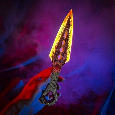 Bangalore Heirloom Knife with LED lights – Apex Legends - Greencade