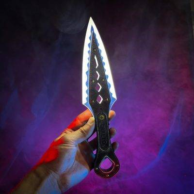 Bangalore Heirloom Knife with LED lights – Apex Legends - Greencade