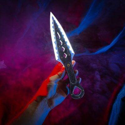 Bangalore Heirloom Knife with LED lights – Apex Legends - Greencade