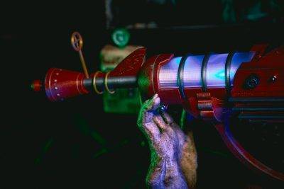 Ray Gun LED - Call of Duty Ray Gun Replica COD Ray Gun Prop - Greencade