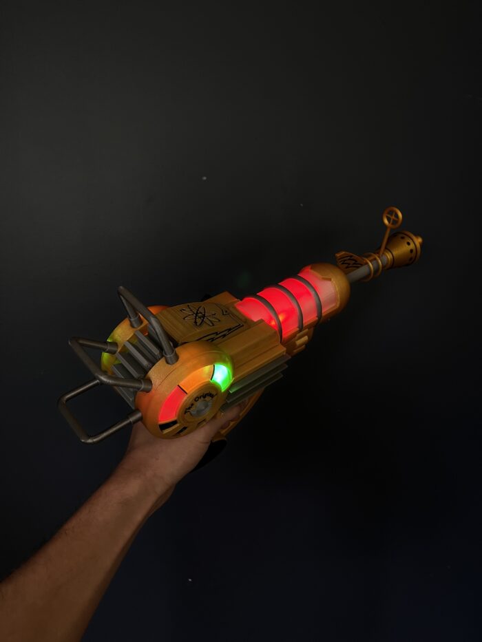 Ray Gun LED Gold from Call of Duty - Greencade