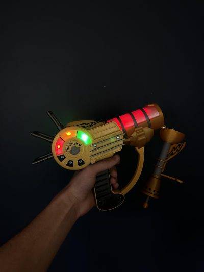 Ray Gun LED Gold from Call of Duty - Greencade