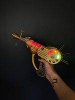 Ray Gun LED Gold from Call of Duty - Greencade