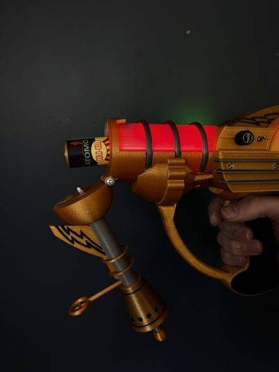 Ray Gun LED Gold from Call of Duty - Greencade