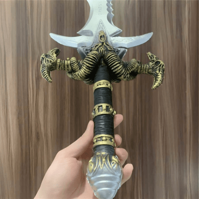 3d printed replica of the Frostmourne Sword – World of Warcraft by greencade