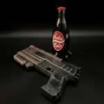 10mm pistol - Fallout 3 Prop Replica Cosplay Greencade