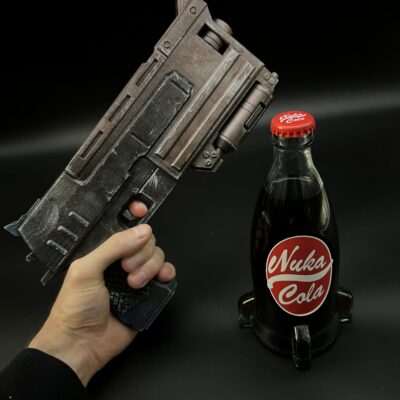 10mm pistol - Fallout 3 Prop Replica Cosplay Greencade