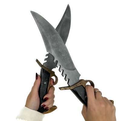 Daryl Dixon knives – Walking Dead Replica Prop - Greencade - Greencade