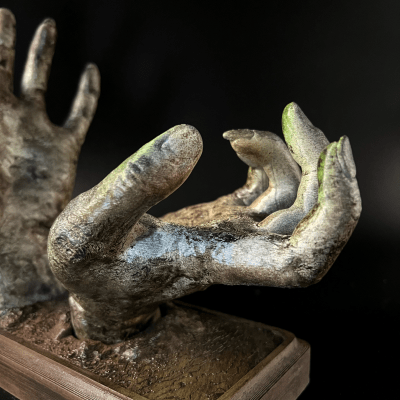 Prop Stand Call of Duty Zombies Replica Prop - Greencade