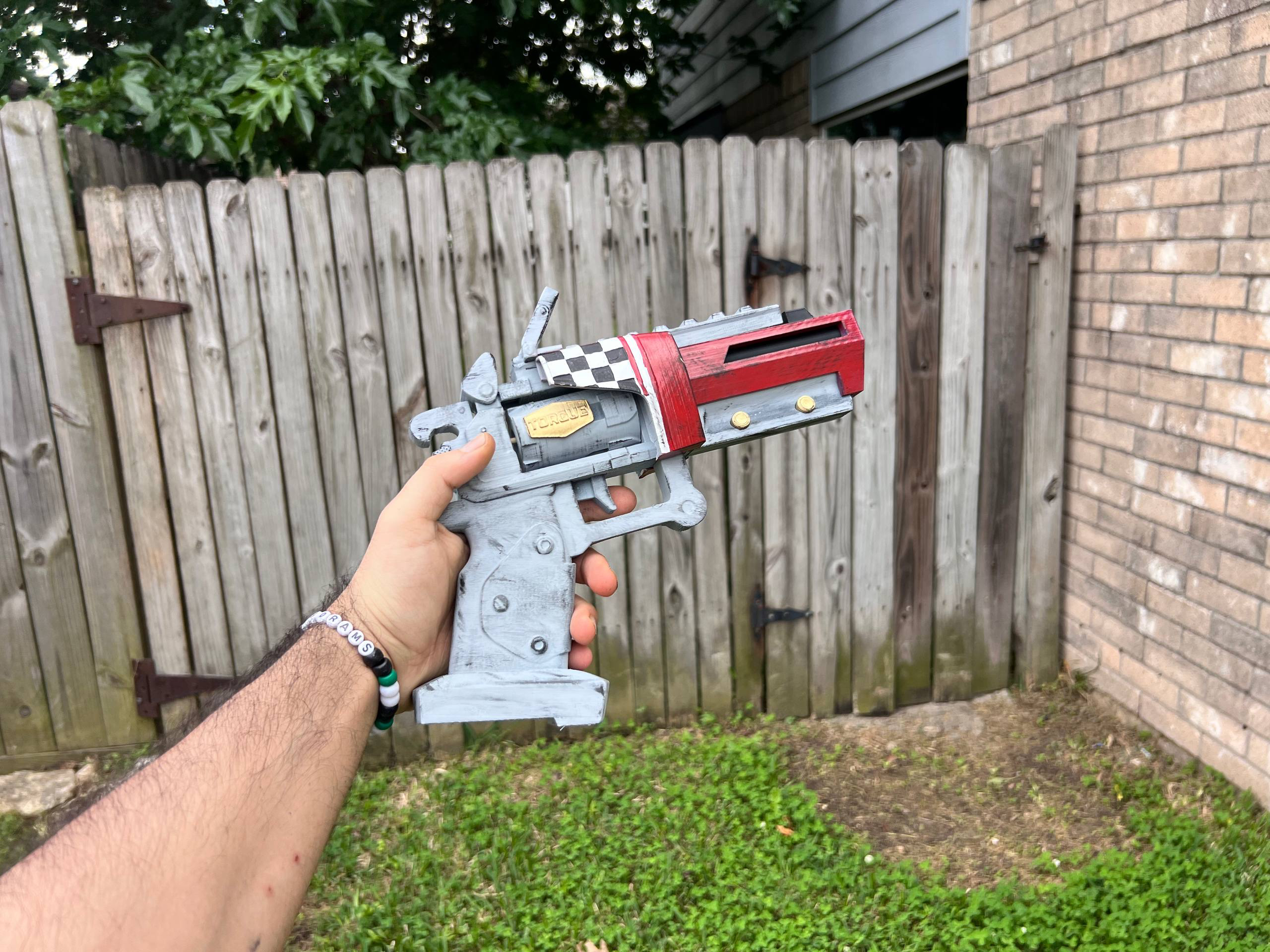Greencade's listing photo of its Hand Cannon replica from Borderlands 2
